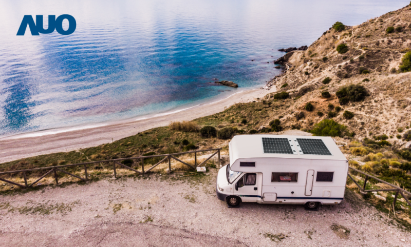 「可撓輕量化太陽光電板SunCurva」使用輕量特殊耐候型複合板取代傳統太陽能板的玻璃前板，不僅降低70%重量，每米平方僅3Kg；具有抗衝擊性能及通過電磁相容性測試，可應用於交通運輸工具，如露營車、遊艇等